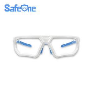 Lunettes de pickleball SafeOne AEGIS, durables, à monture intégrale, blanches, sans verres, pour la cuisine - Product Image 1