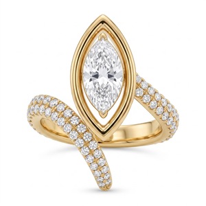 Bague de fiançailles pour femme en or blanc avec diamant de laboratoire taille brillant rond et pierres latérales pavées, style charmant, certifiée par un tiers - Product Image 3