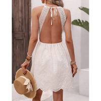 Robe mini dos nu à œillets Aurora, style méditerranéen, à volants festonnés, broderie anglaise, col halter, coupe trapèze