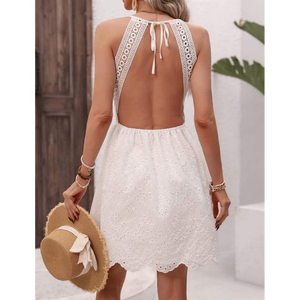 Minivestido Aurora con ojales y espalda descubierta, estilo mediterráneo con volantes, minivestido de sol con bordado inglés, cuello halter, corte en A - Product Image 2