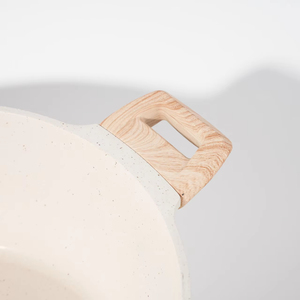 Casserole antiadhésive avec couvercle en verre et poignée en bois pour cuisine domestique - Product Image 2