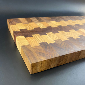 Planche à découper rectangulaire en bois de haute qualité, motif rayé, écologique, non toxique, antibactérienne, antidérapante, fabriquée au Vietnam - Product Image 4