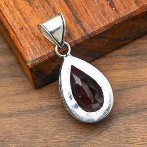 Magnifique pendentif en grenat rouge, argent sterling 925, fait main, bijou naturel, cadeau pour une amie - Product Image 2