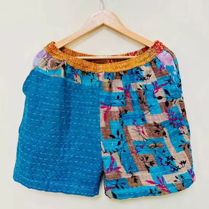 Pantalones cortos Kantha de algodón vintage hechos a mano, pantalones cortos de playa unisex para yoga y viajes - Product Image 1