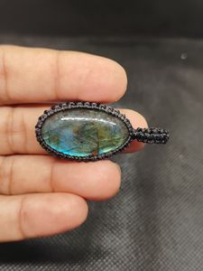 Collier artisanal en argent sterling, style bohème hippie, micro-macramé, avec pendentif ovale vert en labradorite serti clos, pour fiançailles - Product Image 4