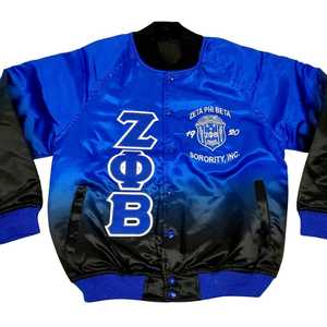 Chaqueta Bomber Negra Desgastada de Satén Zeta Phi Beta con Bordado de Chenille, Prenda de la Hermandad Griega, Unisex Premium - Product Image 1