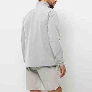 Conjunto Deportivo Corto Personalizado para Hombre, Sudadera con Capucha y Pantalones Cortos - Product Image 4