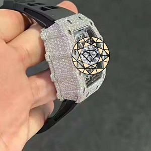 Reloj de Lujo con Esfera Esqueletizada Completamente Adornada con Cristales, Movimiento de Cuarzo, Esfera de 46 mm, Cristal de Zafiro, Correa de Goma, Bisel con Diamantes, Reloj Personalizado de Acero Inoxidable - Product Image 2