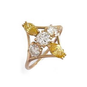 แหวนเพชรทรงมาร์คีส์สีเหลืองสดใส ผลิตในห้องปฏิบัติการ ดีไซน์โดดเด่น ตัวเรือนทองคำแท้ 14K สำหรับผู้หญิง เหมาะสำหรับเป็นของขวัญหมั้น ของขวัญสำหรับคนรัก - Product Image 1