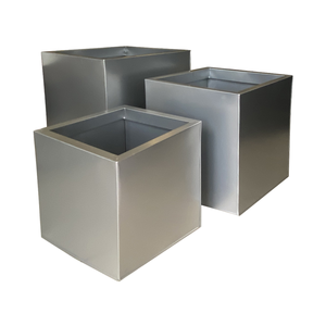 Pots géométriques modernes et esthétiques en zinc pour améliorer votre espace de bureau ou de jardin - Product Image 1