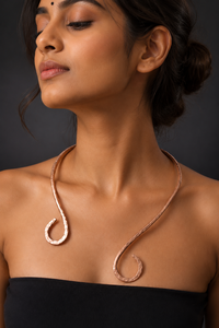 Collier en cuivre fait main de luxe Antique Creations, design exquis en spirale, ton doré, personnalisation pour événements festifs, sur mesure - Product Image 3
