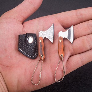 Décapsuleur porte-clés en acier inoxydable écologique avec manche en bois, forme irrégulière, durable, style classique, en métal moulé forgé à la main - Product Image 5