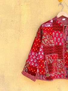 Veste réversible en coton patchwork rouge pour femme, coupe ample, col mandarin, manches trois quarts, broderie à la main, style printemps - Product Image 3