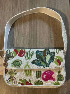 Sac à main brodé de perles de qualité supérieure, motif rose, avec sangle réglable, fait main, multi-usages, couleur et logo personnalisables - Product Image 4