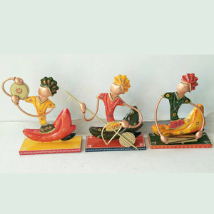 Décoration intérieure avec figurines de musiciens assis (lot de 3) avec instruments de musique pour la décoration de bureau, de bureau d'étude ou d'étagère, en gros - Product Image 3