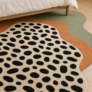Alfombra Moderna de Diseño Irregular, Forma Orgánica Abstracta, Alfombra de Lana en Tonos Tierra, Hecha a Mano, con Puntos Negros, para Dormitorio o Sala de Estar - Product Image 4