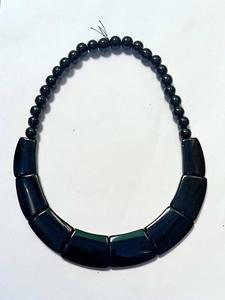 ชุดเครื่องประดับเรซิ่นสีเขียว สร้อยคอพร้อมต่างหูทรงสี่เหลี่ยมผืนผ้า ประดับด้วยลูกปัด  งานแฮนด์เมด  เครื่องประดับแฟชั่นสำหรับผู้หญิง เหมาะสำหรับงานปาร์ตี้ - Product Image 3