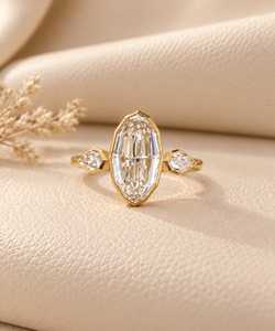 Bague solitaire en or massif 10k 14k 18k ou or rose, avec diamant ovale de laboratoire taille étagée de 2 carats, pierres latérales en forme de poire, pureté VS1, et argent - Product Image 2