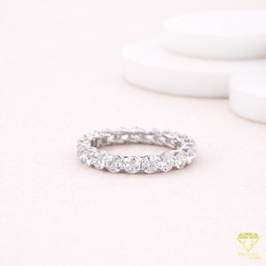 แหวนแต่งงานเพชรโมอิสซาไนต์ทรงลูกแพร์แบบ Eternity บนตัวเรือนเงินแท้ 925 สามารถสวมซ้อนกันได้ ของขวัญเครื่องประดับเจ้าสาวสุดหรู - Product Image 4