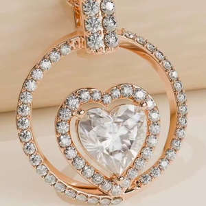 จี้รูปหัวใจประดับมอสซาไนต์ สำหรับผู้หญิง เงินแท้ 925 ชุบทองคำสีกุหลาบ ของขวัญขอแต่งงานสำหรับคนรัก - Product Image 1