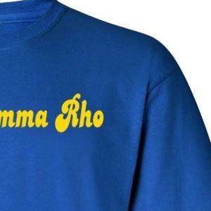 Camiseta Premium Estilo Camionero para Mujer, Diseño de Logotipo Gráfico Personalizado, Manga Corta, Cuello Redondo, Ropa Casual de Moda Universitaria - Product Image 4