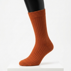 Chaussettes pour hommes antidérapantes, durables, personnalisées, de haute qualité, unies, pour un usage quotidien, chaussettes de sport pour hommes - Product Image 4
