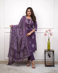 Ensemble Kurta Palazzo en mousseline imprimé floral violet avec dupatta, col en V, manches 3/4, coupe ample, tenue ethnique - Product Image 1