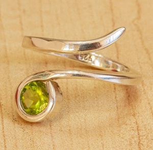 Anillo de Plata de Ley 925 con Piedra Preciosa de Peridoto Natural, Joyería Fina Hecha a Mano, Regalo de Aniversario para Mujer - Product Image 4