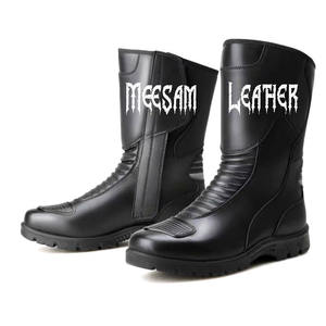 Botas de Motociclismo de Cuero de Diseño Exclusivo para Hombre, Forro de Malla de Primera Calidad, Estilo de Carreras, Ventiladas, Blancas - Product Image 1