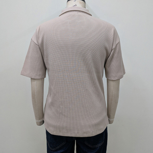 Polo de Hombre con Hombros Caídos y Cuello Abierto, Corte Moderno y Relajado, Tela Suave y Transpirable, Estilo Casual Perfecto para Uso Diario - Product Image 3