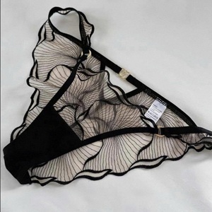 Ensemble de lingerie érotique transparente, sous-vêtements sexy tissés avec soutien-gorge et culotte en dentelle à volants, lingerie intime tissée - Product Image 1
