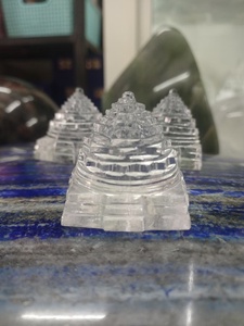 Quartz Clair Naturel Sculpté à la Main Shree Yantra, Géométrie Sacrée en Cristal pour la Méditation Vastu, le Temple à Domicile et le Bureau - Product Image 1