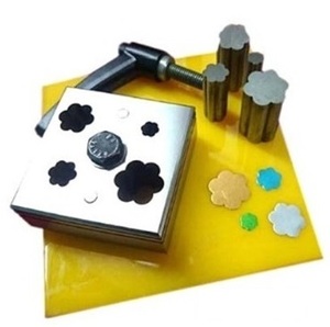 แม่พิมพ์โลหะรูปดอกไม้สำหรับทำเครื่องประดับชุดเครื่องมือหล่อแบบ DIY - Product Image 1