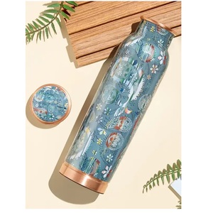 Botella de agua metálica con patrón floral y tapa de cobre, portátil para viajes, de cobre para importadores. - Product Image 4