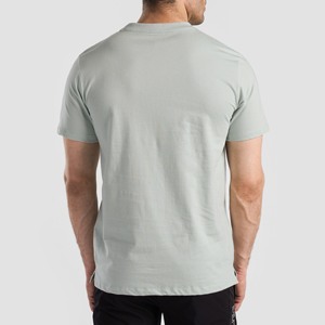 Fournisseur de T-shirts de Haute Qualité à Coupe Classique, Mélange Coton-Polyester Durable, Fabrication Flexible avec MOQ Faible - Product Image 4