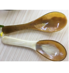 Juego de Cubiertos de Cuerno de Búfalo Natural Pulido y Ecológico - Cucharas, Tenedores, Espátulas - Suministro al por Mayor - Product Image 1