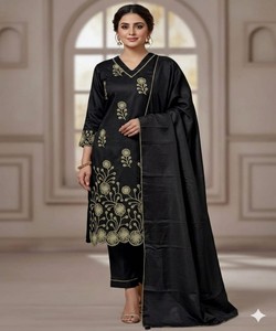 Salwar Kameez de Seda Negra con Bordado Dorado y Dupatta, Tradicional para Mujer, Largo hasta el Suelo, Corte Regular, para Fiestas, 83801 BS... 146 - Product Image 1