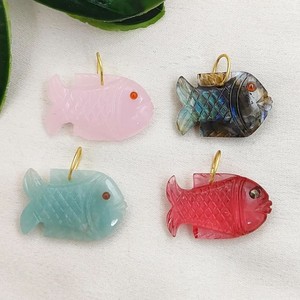 Hand Carved <b>Garnet</b> Gemstone Fish Charms Pendant - Gold Plated Handmade Charms - Carving Stones Wholesale - Product Image 4