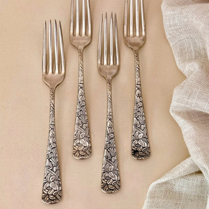 Juego de Tenedores de Metal con Diseño Floral Vintage, Acabado Mate, Aptos para Lavavajillas, Cubiertos para Mesa de Boda - Product Image 3