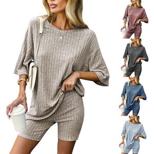 Conjunto de 2 Piezas de Ropa de Verano para Mujer, Camiseta de Punto Acanalado a Rayas por Encima de la Rodilla y Pantalones Cortos, Pijama, Ropa de Estar por Casa - Product Image 6