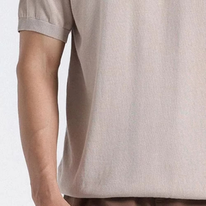 Prix de gros 2026 T-shirt en maille beige pour homme, col rond, doux, léger, décontracté, manches courtes, premium, uni, pour l'été - Product Image 2