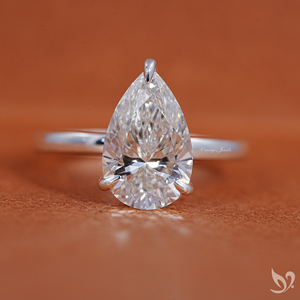 แหวนเพชรทรงลูกแพร์ 3 กะรัต ได้รับการรับรองจาก IGI เพชรเพาะเลี้ยงสำหรับงานหมั้น ทองคำแท้ 10K แหวนเพชรเม็ดเดี่ยวทรงโซลิแทร์ พร้อมวงแหวนรอบเพชรแบบซ่อน - Product Image 1