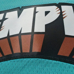 Maillot de basket éco-responsable en polyester recyclé certifié GRS, fabrication équilibrée en termes de carbone, uniforme d'équipe de basket personnalisé - Product Image 3