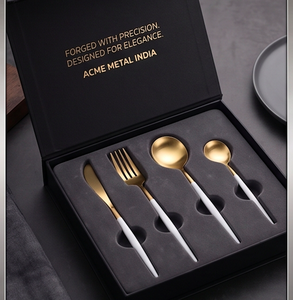 Juego de cubiertos de acero inoxidable con mango dorado mate y blanco, con revestimiento PVD dorado, resistente al óxido, para cenas, bodas, fiestas y uso diario. - Product Image 4