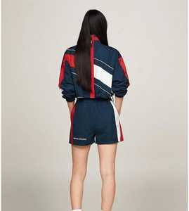 ชุดเสื้อแจ็คเก็ตและกางเกงขาสั้นผู้หญิงแบบสปอร์ต 2 ชิ้น ยี่ห้อ Oneten Apparels รุ่น Color Block คอตั้ง ซิปหน้า - Product Image 3