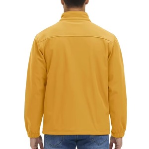 Chaqueta con Capucha para Hombre, Amarilla, de Tejido Softshell, Cuello Alto, Cierre de Cremallera, Bolsillo Frontal, Impermeable, Transpirable, Corte Regular, para Invierno y Actividades al Aire Libre - Product Image 2