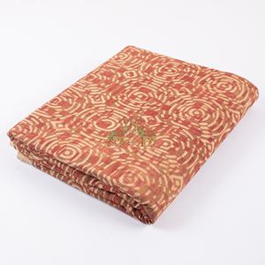 Tissu imprimé à la main en coton floral Dabu, style indien magnifique pour les garçons, couverture personnalisée, vente en gros de rideaux, chemises - Product Image 1