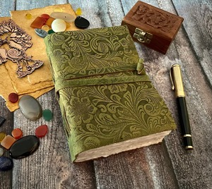 Journal de voyage en cuir fait main avec reliure cousue, couverture souple A5, 80 feuilles de papier vintage à bords festonnés, carnet vierge - Product Image 6