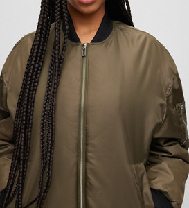 Blouson Bomber Matelassé Imperméable et Respirant en Coton avec Col à Capuche, Broderie Camouflage, Teinture Hiver, Vente en Gros OEM pour Femme - Product Image 2
