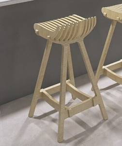 Tabouret de bar en bois à lattes, ergonomique, avec assise courbée, style moderne, chaise haute en bois en forme de A, pour cuisine, vente directe usine - Product Image 1